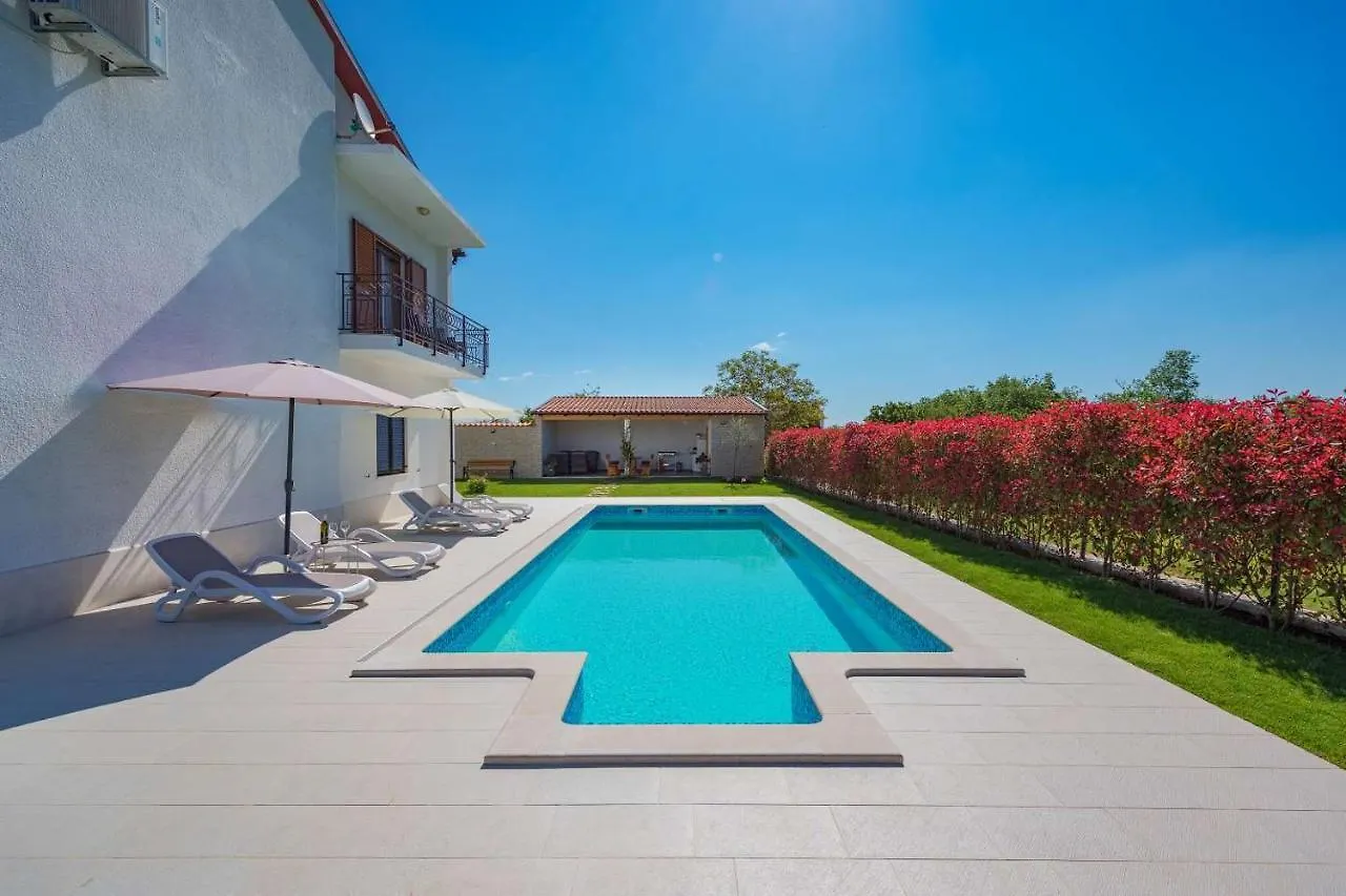 Villa House Demetra Tinjan 0*,  Kroatien
